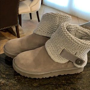 Women’s gray uggs